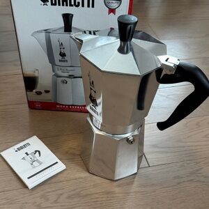 Silver 9 Cup Moka Express Stovetop Coffee Maker